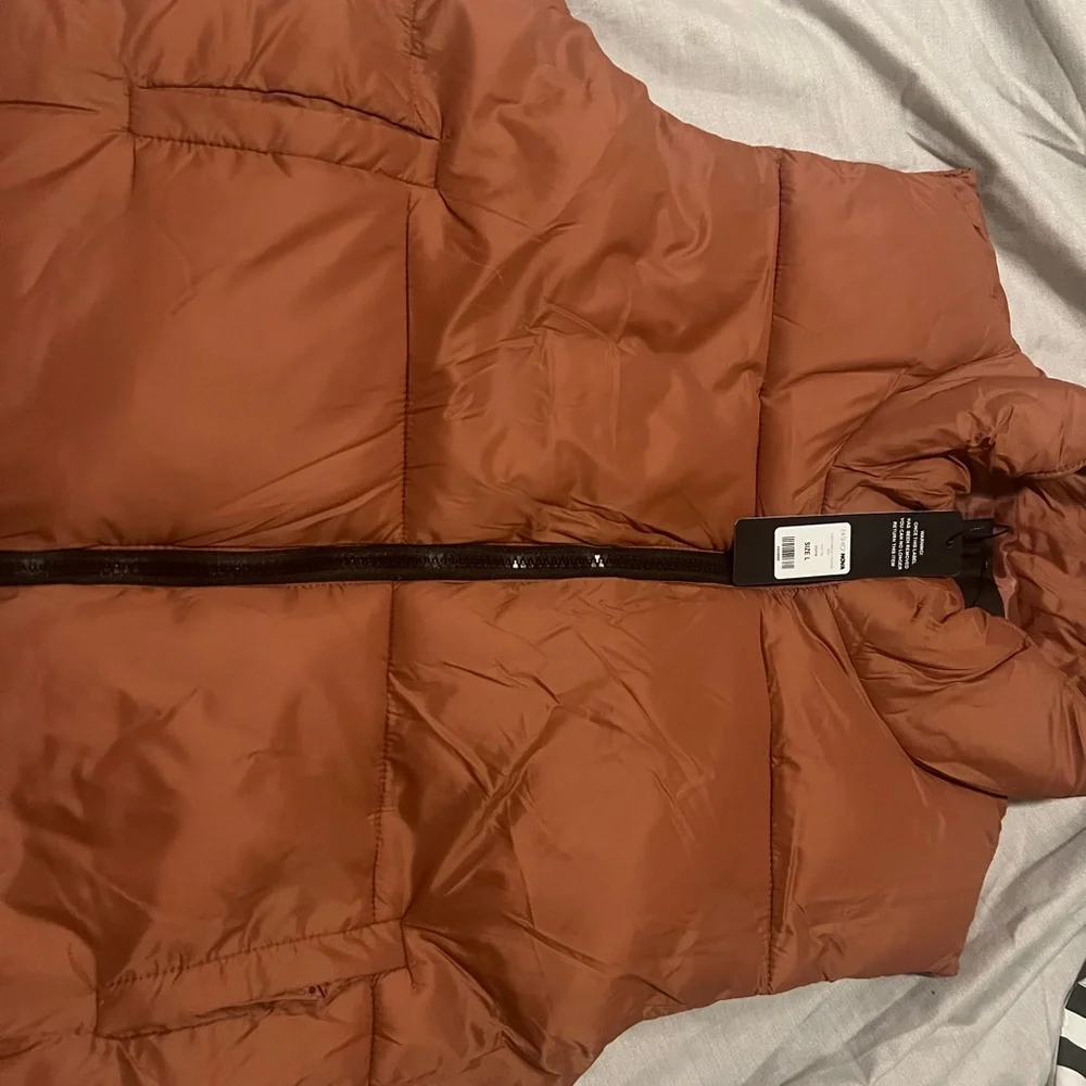 PUFFER VEST WOMENS LARGE DOUBLE POCKET ZIPPER CLOSURE HIGH COLLAR NWT